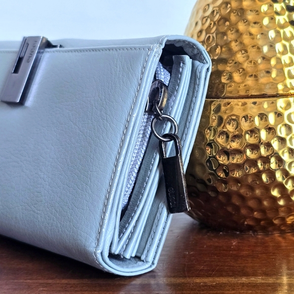 Gucci Leather Continental Flap Gray Wallet Rectangular "G" Signature Gucci Clasp - Picture 7 of 16